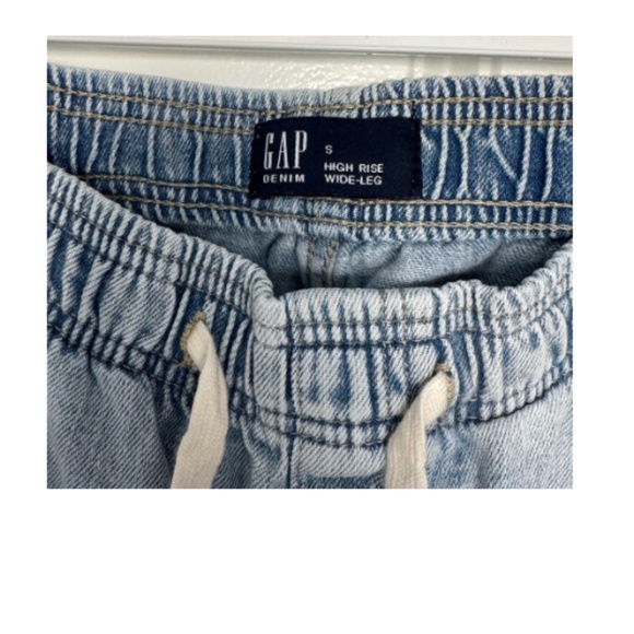 Gap High Rise Wide-Leg Pull-On Jeans (Light Wash) - Picture 5 of 5